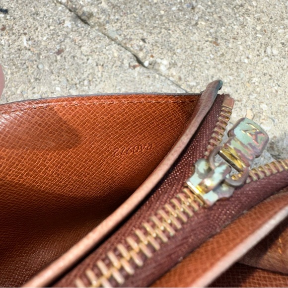 Louis Vuitton Monogram Tressor wallet - Picture 13 of 13